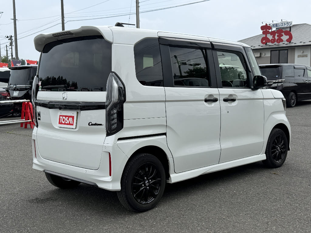 ホンダ Ｎ　ＢＯＸカスタム L ｽﾀｲﾙﾌﾞﾗｯｸ 4WD