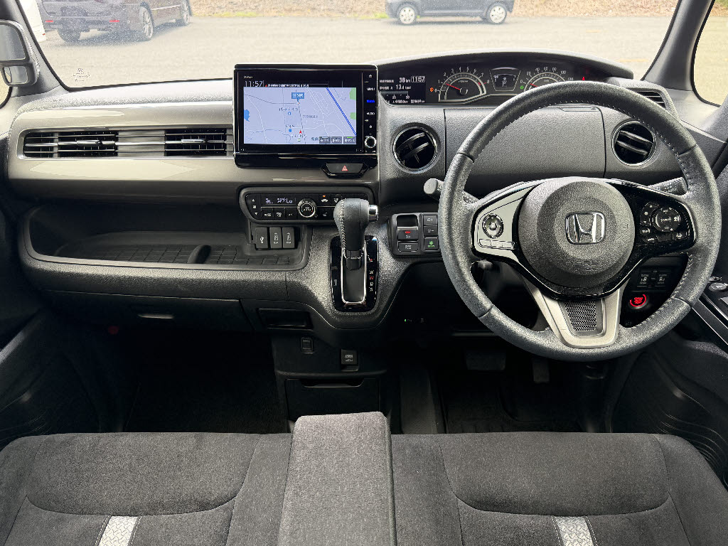ホンダ Ｎ　ＢＯＸカスタム L ｽﾀｲﾙﾌﾞﾗｯｸ 4WD