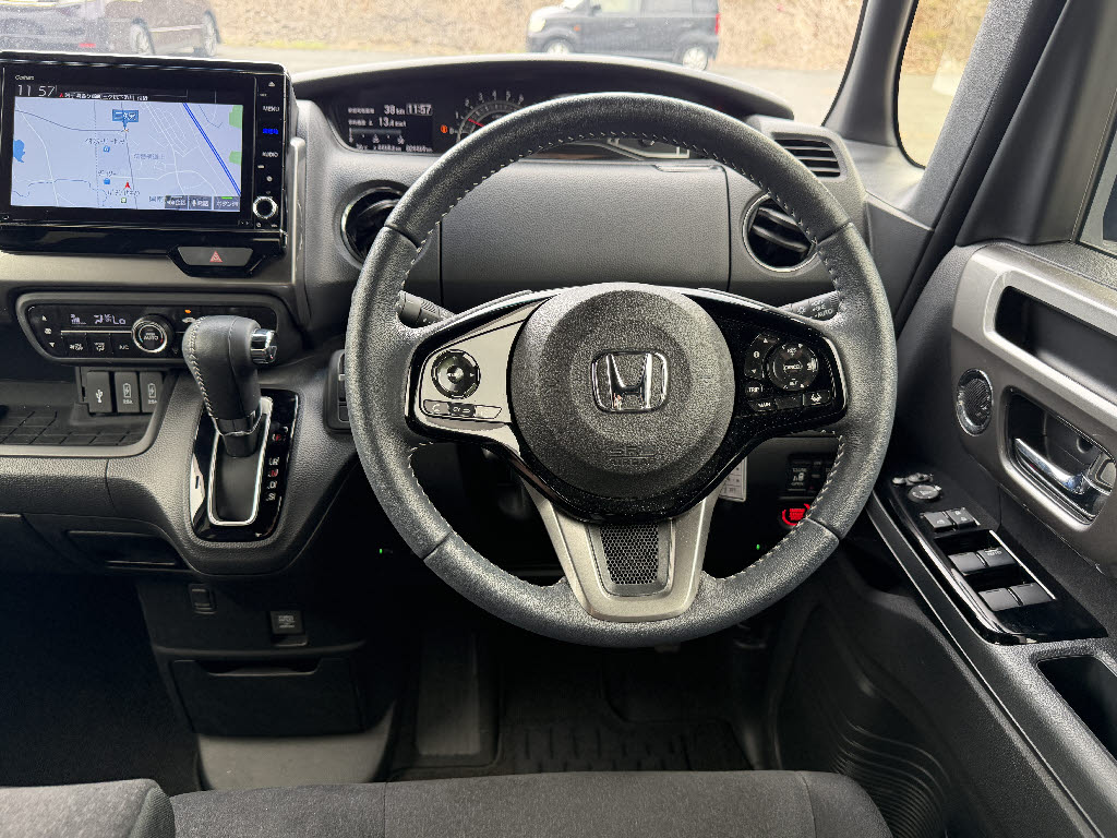 ホンダ Ｎ　ＢＯＸカスタム L ｽﾀｲﾙﾌﾞﾗｯｸ 4WD