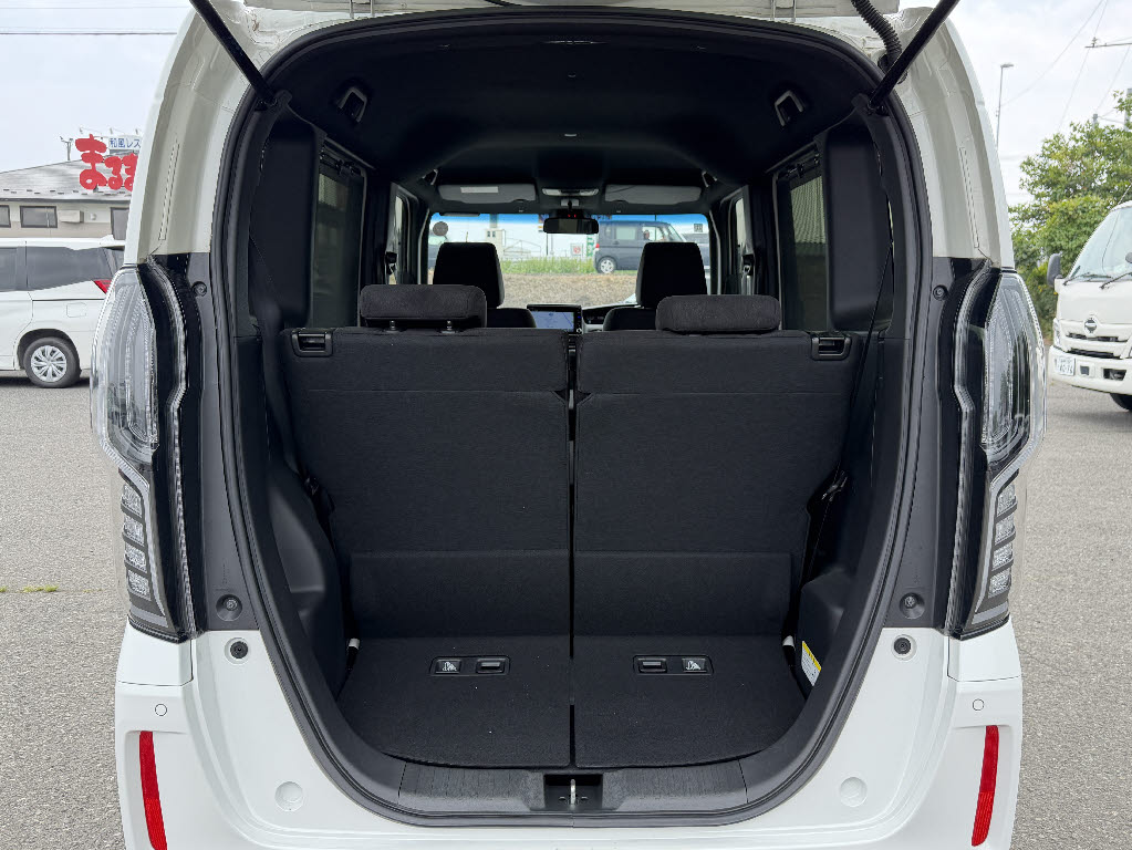 ホンダ Ｎ　ＢＯＸカスタム L ｽﾀｲﾙﾌﾞﾗｯｸ 4WD