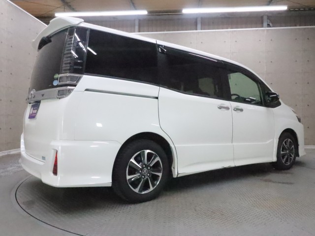 トヨタ ヴォクシー ＺＳ煌