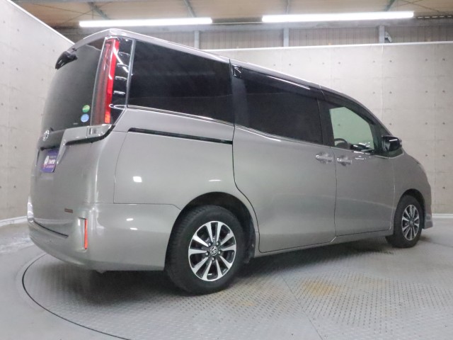 トヨタ エスクァイア Gi