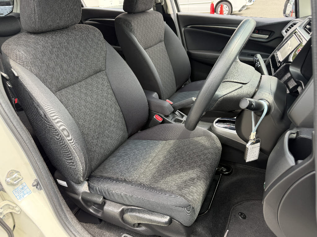 ホンダ フィット 1.3G・Lﾊﾟｯｹｰｼﾞ