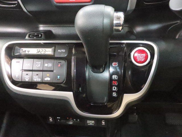 ホンダ Ｎ　ＢＯＸカスタム ターボSSパッケージ