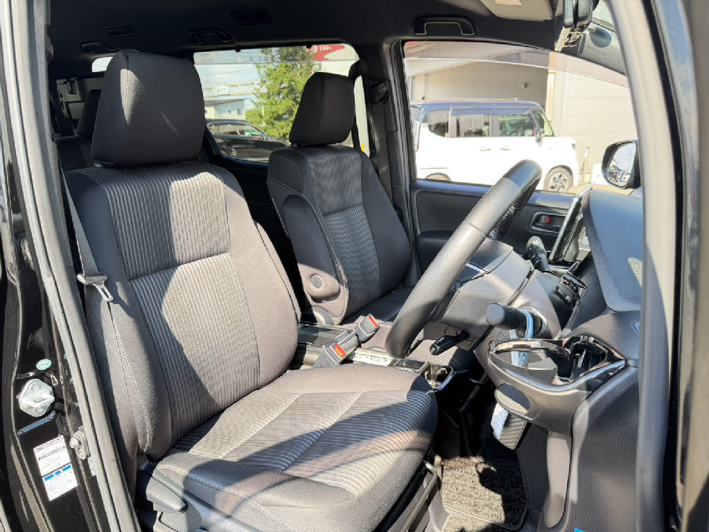 トヨタ ヴォクシー ZS 4WD