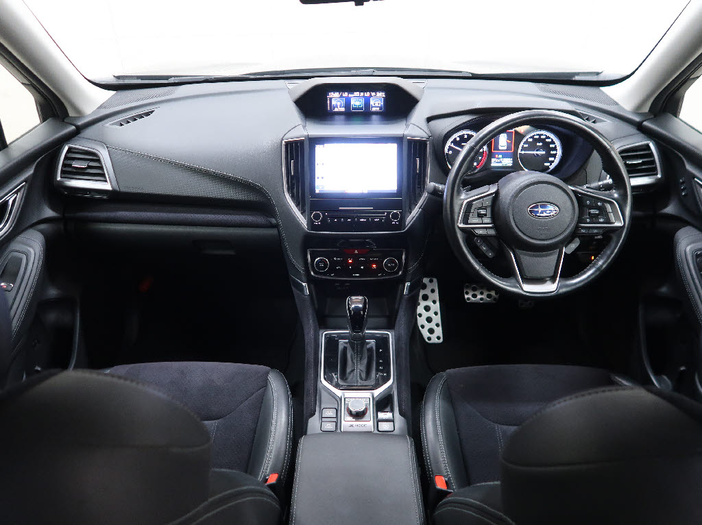 スバル フォレスター スポーツ 4WD