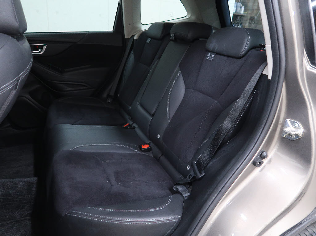 スバル フォレスター スポーツ 4WD