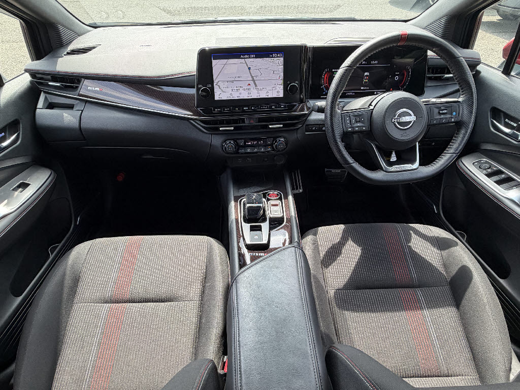 ニッサン ノート NISUMO tuned e-POWER 4WD
