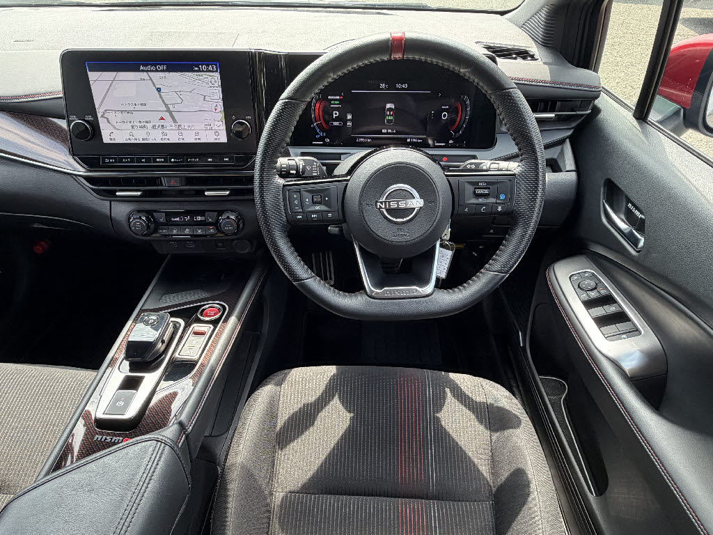 ニッサン ノート NISUMO tuned e-POWER 4WD