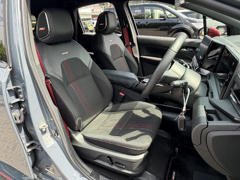 ニッサン ノート NISUMO tuned e-POWER 4WD