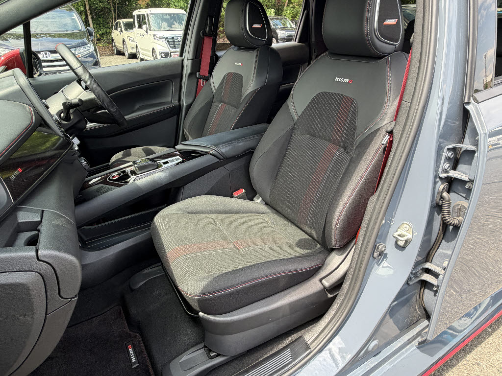 ニッサン ノート NISUMO tuned e-POWER 4WD