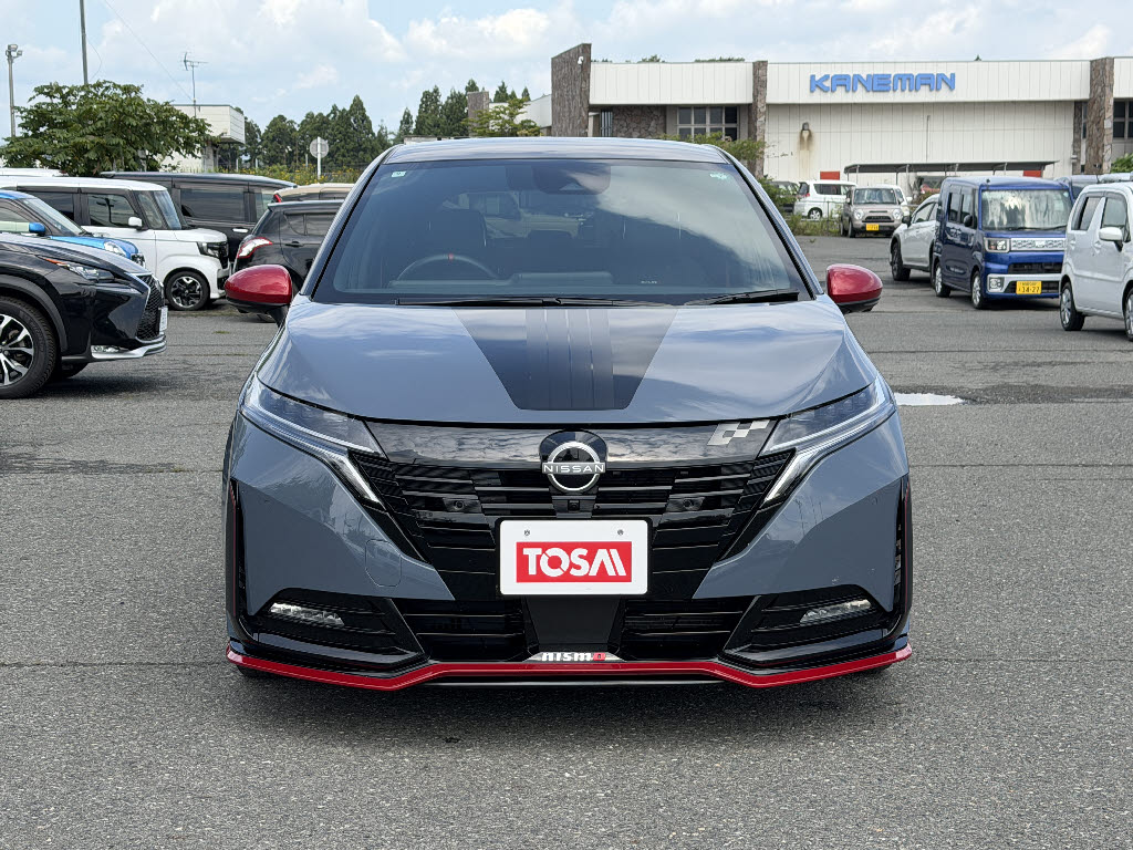 ニッサン ノート NISUMO tuned e-POWER 4WD