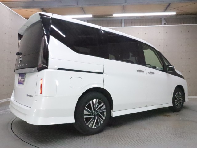 ニッサン セレナＨＶ ｅパワー　ハイウェイスターＶ