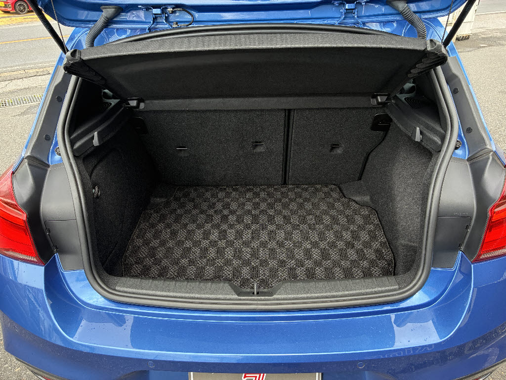 ＢＭＷ ＢＭＷ １シリーズ １８ｉ　Ｍスポーツ