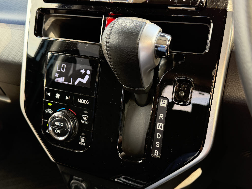 ダイハツ トール ｶｽﾀﾑG ﾘﾐﾃｯﾄﾞSA3 4WD