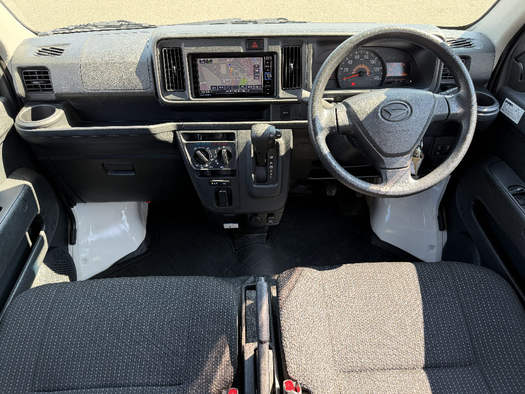 ダイハツ ハイゼットカーゴＶ ﾃﾞﾗｯｸｽ SA3 ﾊｲﾙｰﾌ 4WD