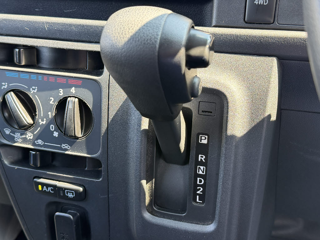 ダイハツ ハイゼットカーゴＶ ﾃﾞﾗｯｸｽ SA3 ﾊｲﾙｰﾌ 4WD