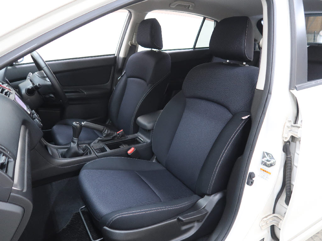スバル インプレッサスポーツ 1.6i-L