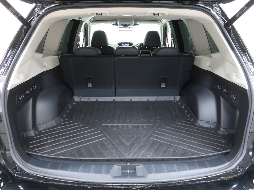 スバル フォレスター スポーツ 4WD