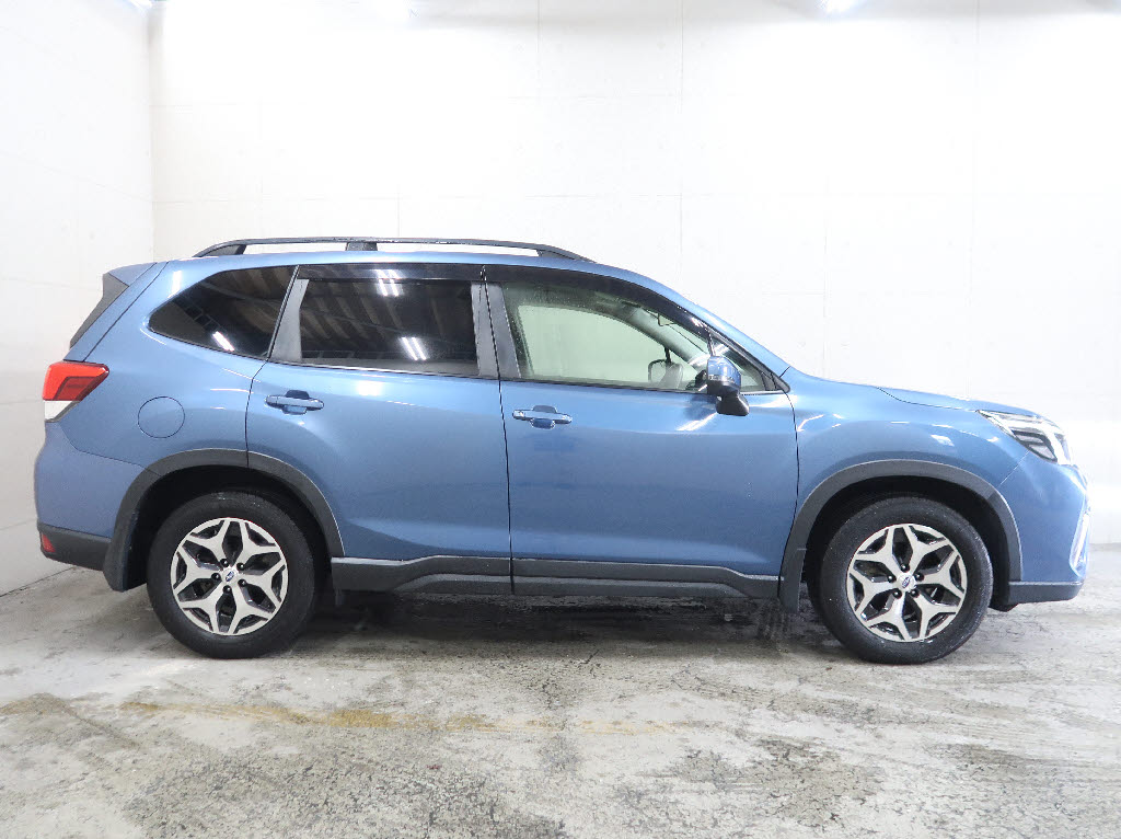 スバル フォレスター ツーリング 4WD