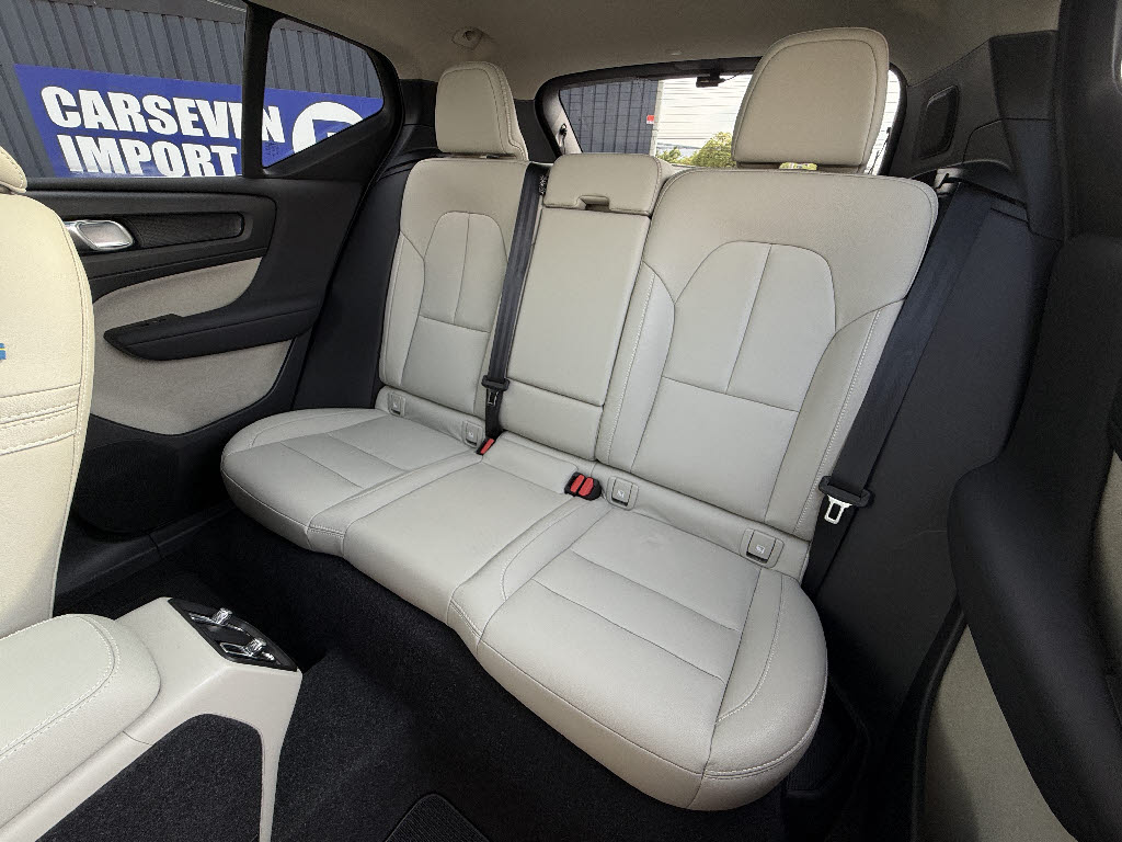 ボルボ ボルボ ＸＣ４０ B4 AWDｲﾝｽｸﾘﾌﾟ 4WD