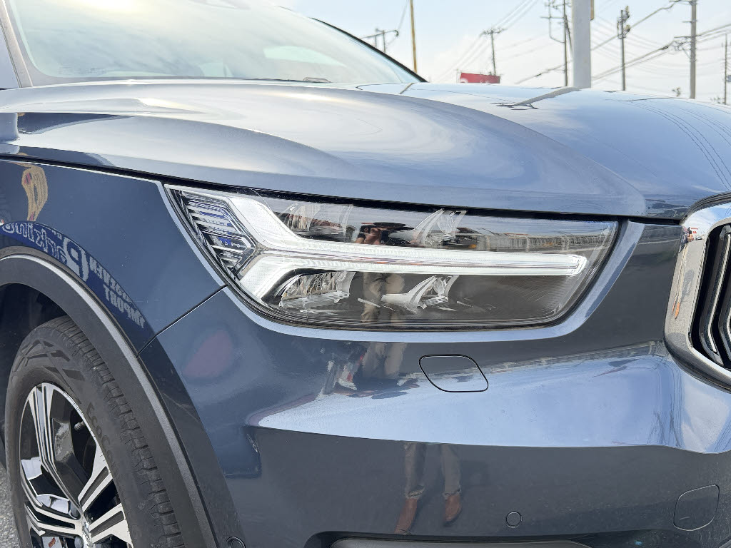 ボルボ ボルボ ＸＣ４０ B4 AWDｲﾝｽｸﾘﾌﾟ 4WD
