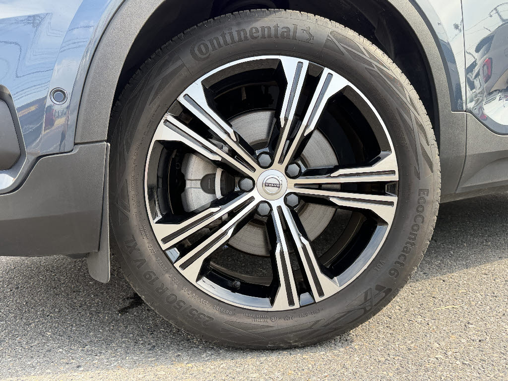 ボルボ ボルボ ＸＣ４０ B4 AWDｲﾝｽｸﾘﾌﾟ 4WD