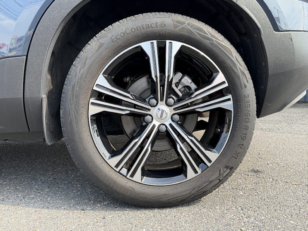 ボルボ ボルボ ＸＣ４０ B4 AWDｲﾝｽｸﾘﾌﾟ 4WD