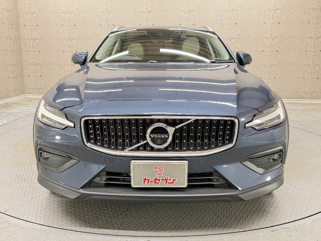 ボルボ ボルボ Ｖ６０ ｸﾛｽｶﾝﾄﾘｰB5 AWD