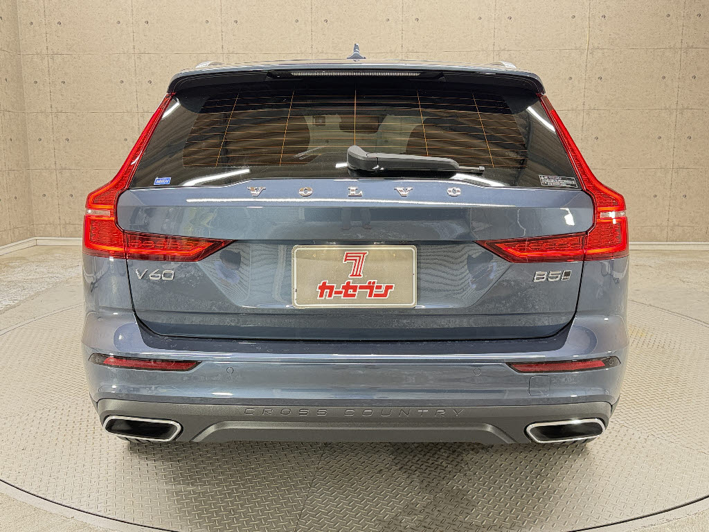 ボルボ ボルボ Ｖ６０ ｸﾛｽｶﾝﾄﾘｰB5 AWD