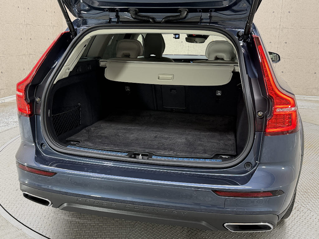 ボルボ ボルボ Ｖ６０ ｸﾛｽｶﾝﾄﾘｰB5 AWD