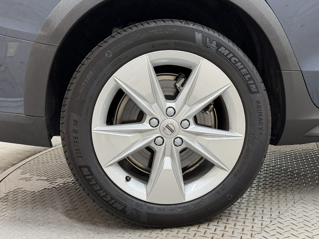 ボルボ ボルボ Ｖ６０ ｸﾛｽｶﾝﾄﾘｰB5 AWD