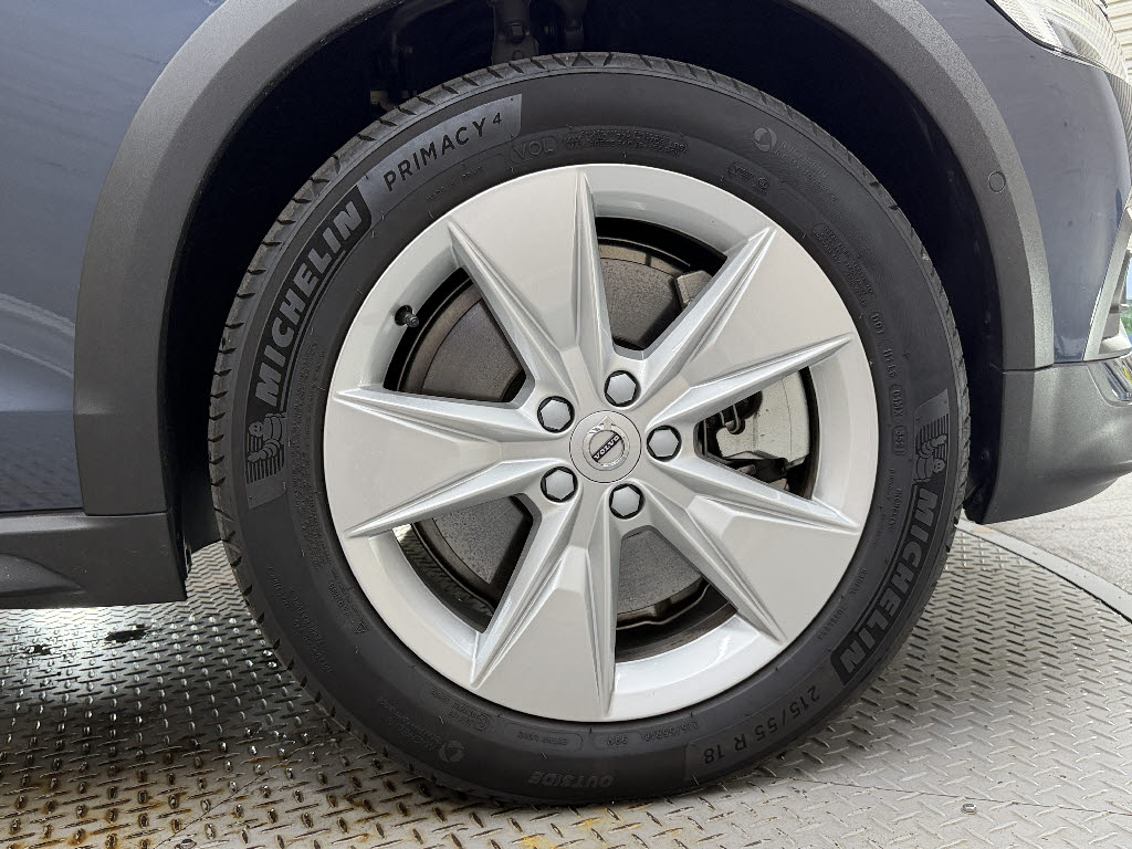 ボルボ ボルボ Ｖ６０ ｸﾛｽｶﾝﾄﾘｰB5 AWD