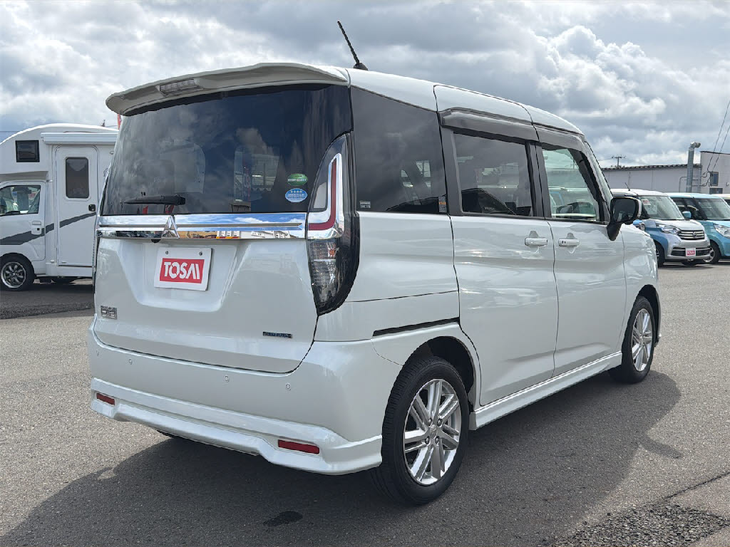 三菱 デリカＤ：２ ﾊｲﾌﾞﾘｯﾄﾞMZﾅﾋﾞﾊﾟｯｹｰｼﾞ 4WD