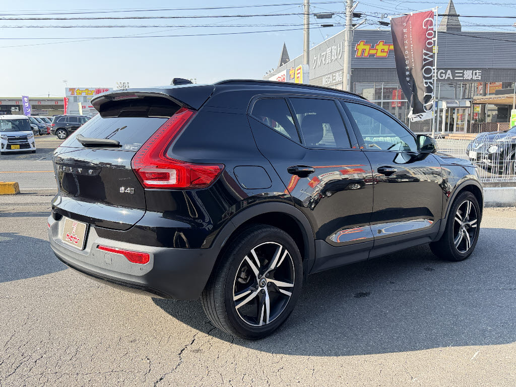 ボルボ ボルボ ＸＣ４０ Ｂ４ Ｒデザイン ＡＷＤ