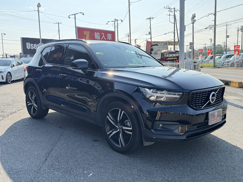 ボルボ ボルボ ＸＣ４０ Ｂ４ Ｒデザイン ＡＷＤ