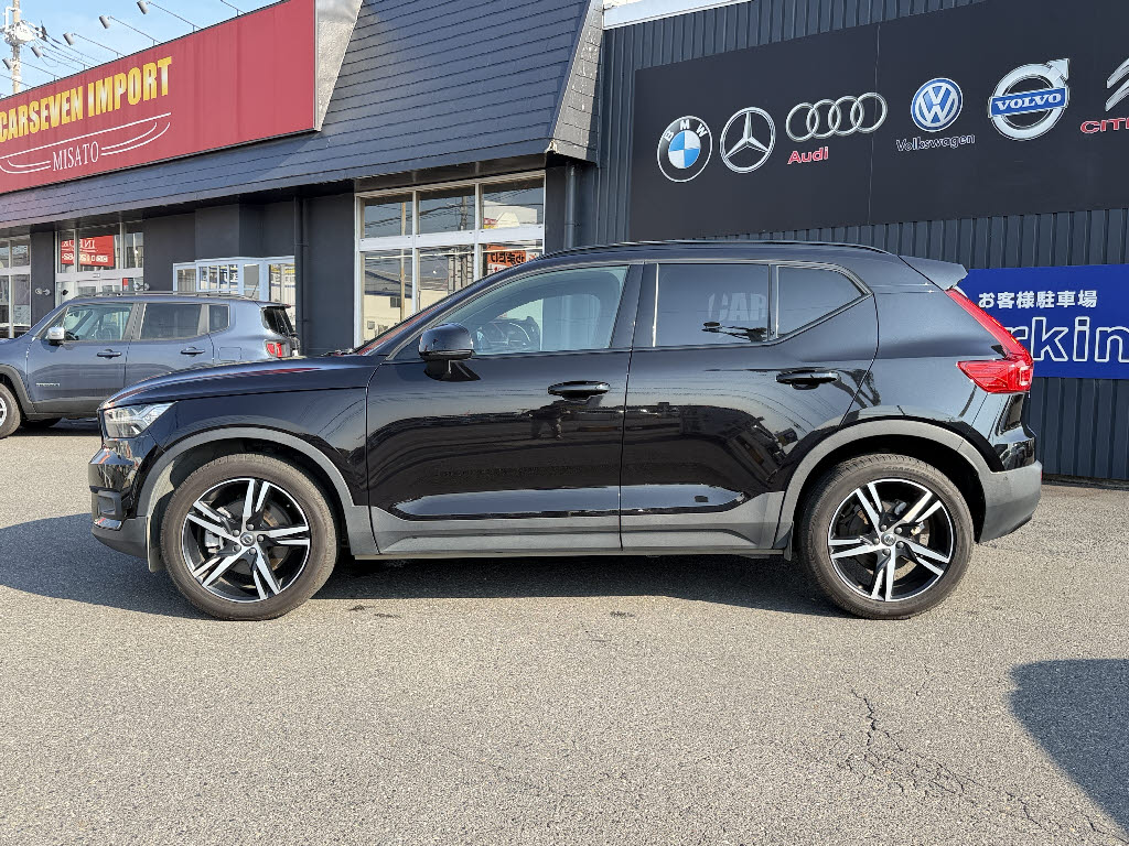 ボルボ ボルボ ＸＣ４０ Ｂ４ Ｒデザイン ＡＷＤ