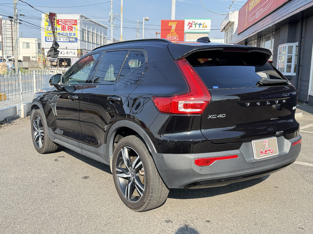 ボルボ ボルボ ＸＣ４０ Ｂ４ Ｒデザイン ＡＷＤ