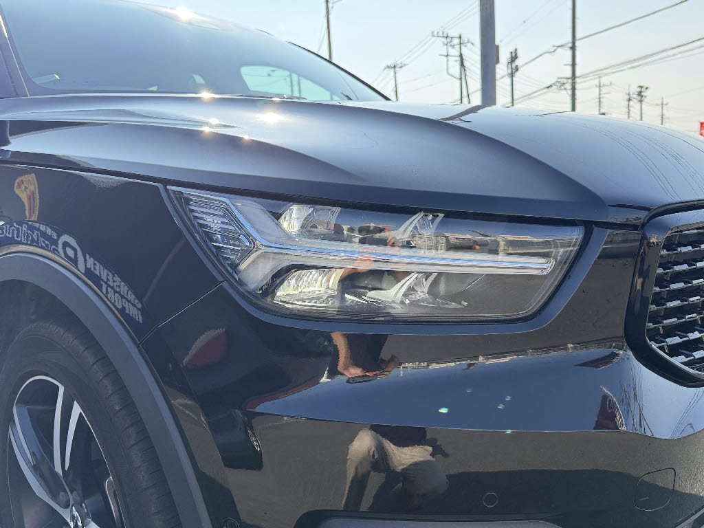 ボルボ ボルボ ＸＣ４０ Ｂ４ Ｒデザイン ＡＷＤ