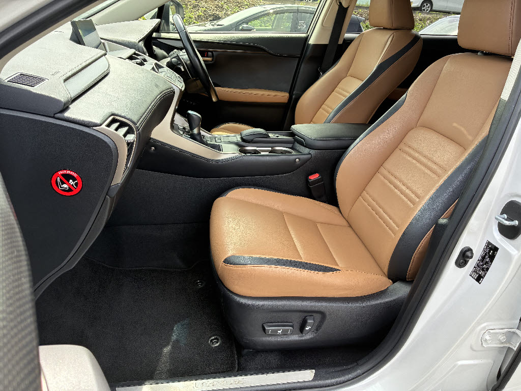レクサス レクサス ＮＸ NX300h Iﾊﾟｯｹｰｼﾞ 4WD