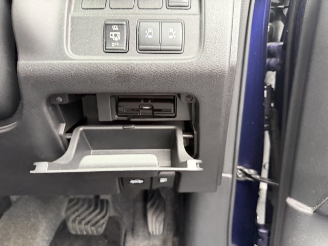 ニッサン セレナＨＶ ハイウェイスターV