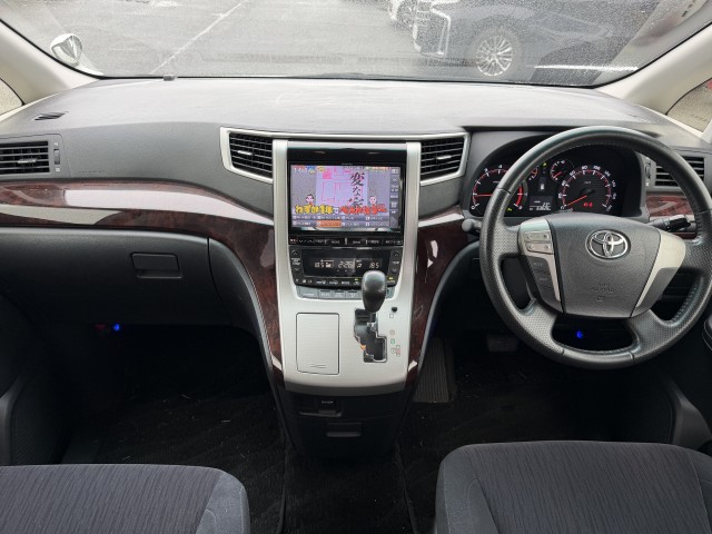 トヨタ アルファード ２４０Ｓ