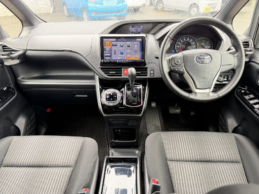 トヨタ ヴォクシー ZS 煌2