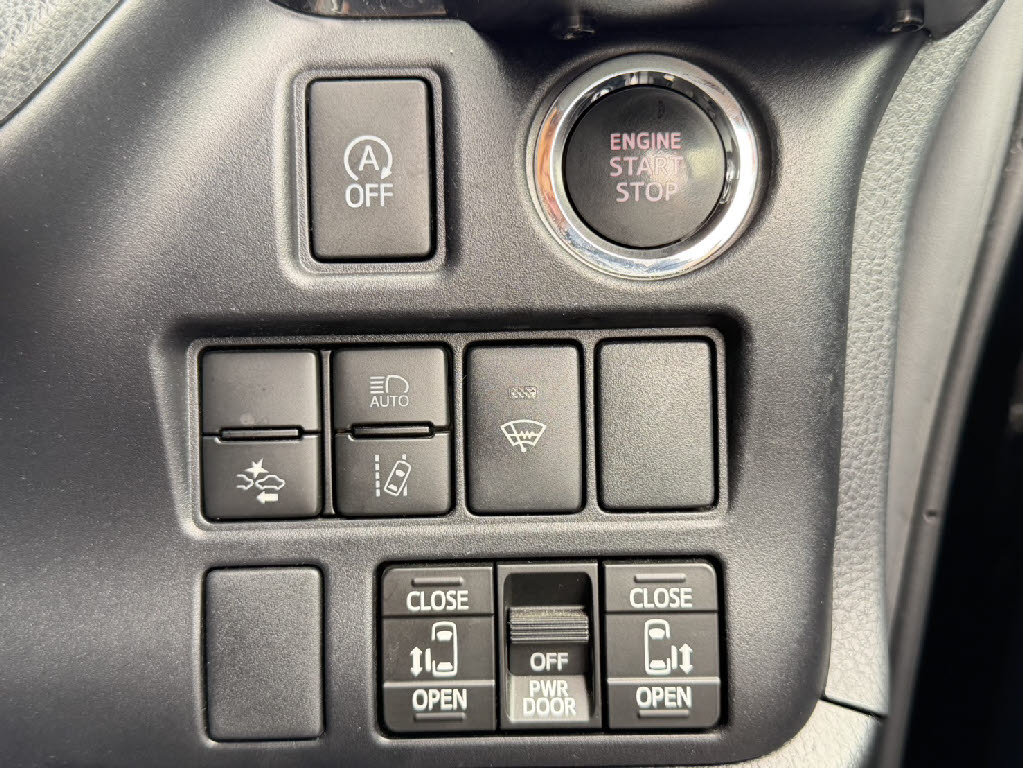 トヨタ ヴォクシー ZS 煌2