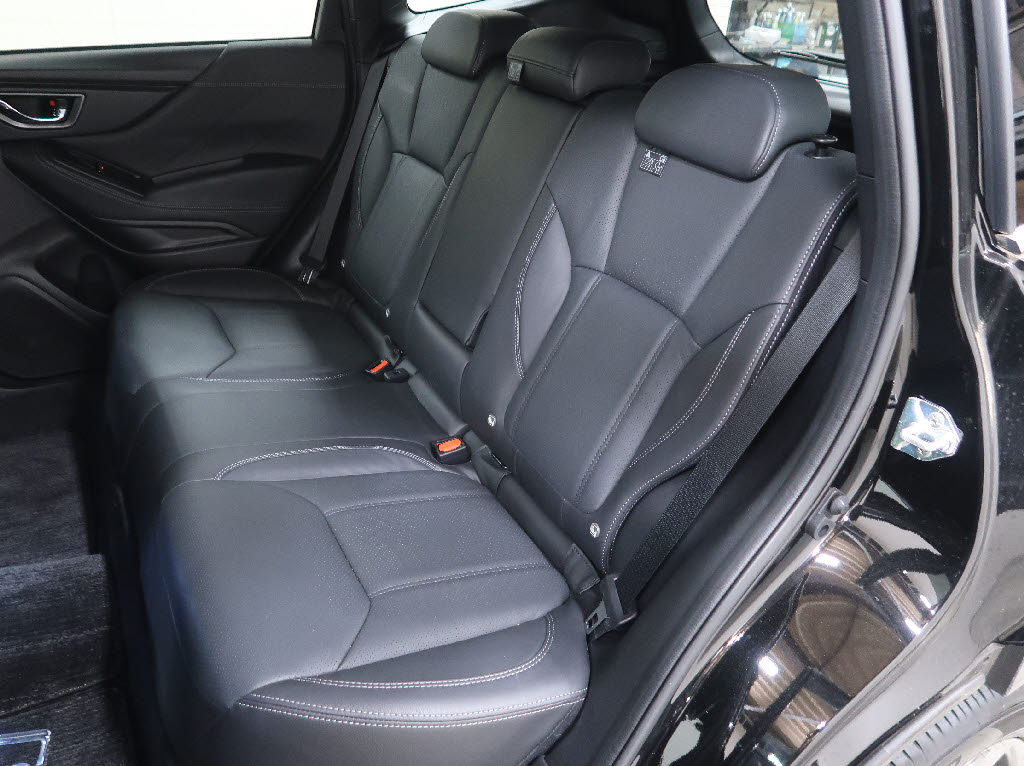 スバル フォレスター STIｽﾎﾟｰﾂﾌﾞﾗｯｸｲﾝﾃﾘｱｾﾚｸｼｮﾝ 4WD