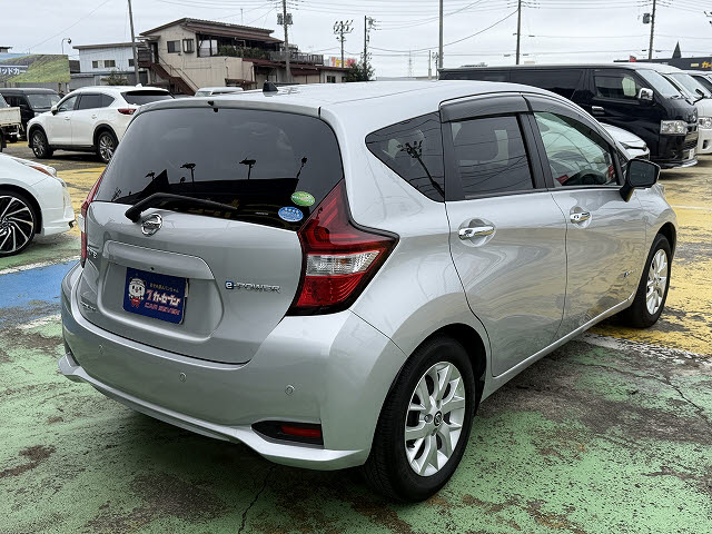 ニッサン ノート eパワーメダリスト