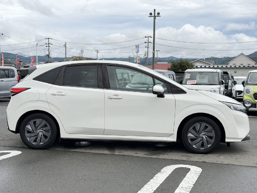 ニッサン ノート S FOUR