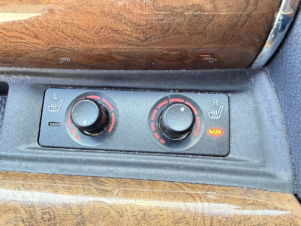 トヨタ アルファード ｴｸﾞｾﾞｸﾃｨﾌﾞﾗｳﾝｼﾞ 4WD