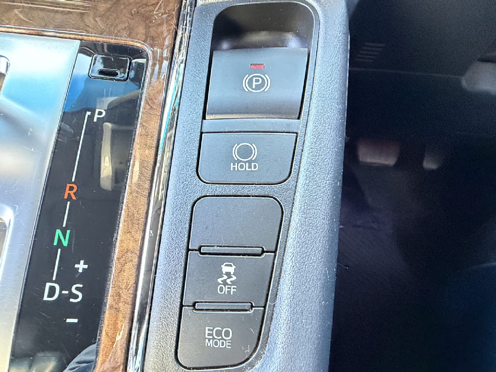 トヨタ アルファード ｴｸﾞｾﾞｸﾃｨﾌﾞﾗｳﾝｼﾞ 4WD