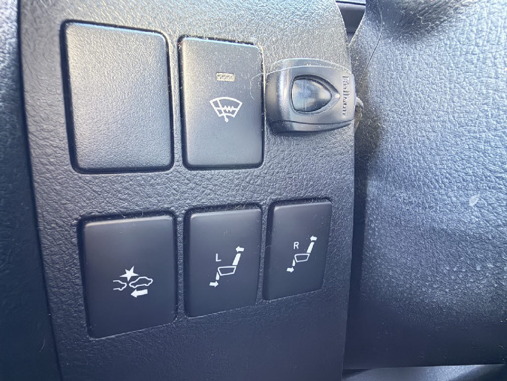 トヨタ アルファード ｴｸﾞｾﾞｸﾃｨﾌﾞﾗｳﾝｼﾞ 4WD